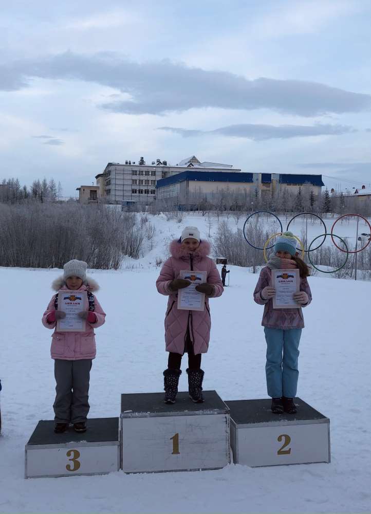 Соревнования, посвященные Дню Матери! Девочки 2011 года и младше, дистанция 1 км. 1 место-Тихонова Евгения, 2 место-Приходько Дарья.